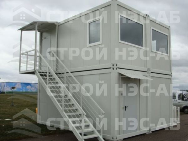 Лестница с площадкой, поручнями, козырьком -018