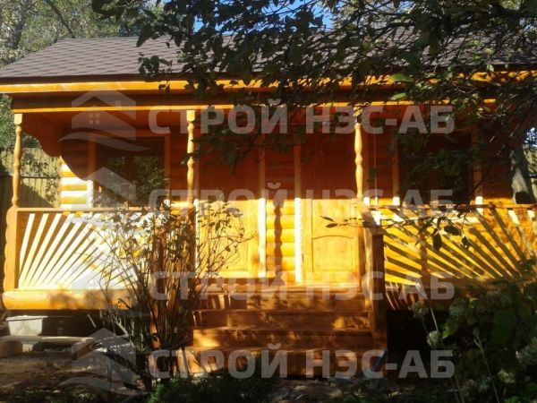 Ступени широкие с поручнями